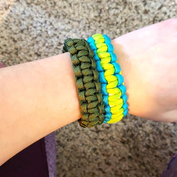Paracord bracelets - Picture 3 of 3